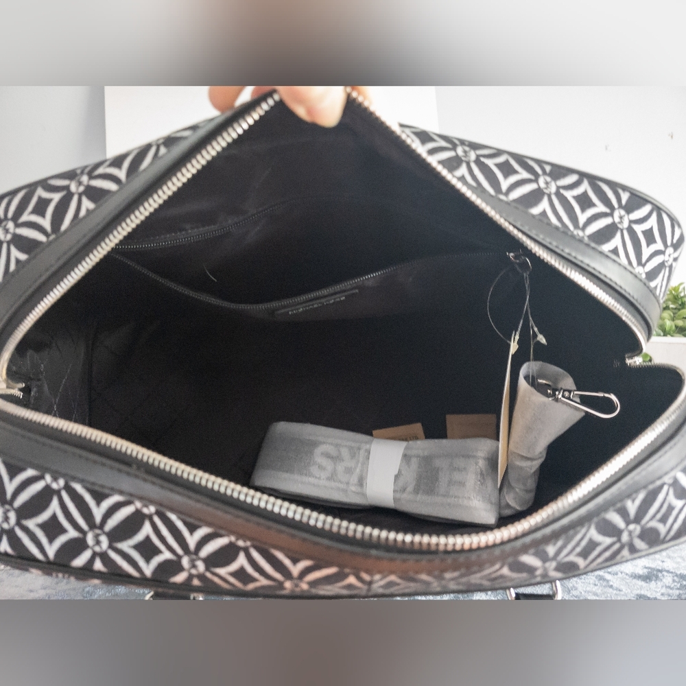 Michael Kors-NWT-Jet Set Travel Extra-Large Metallic Logo Jacquard Weekender Bag - Picture 11 of 16